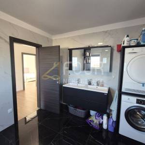 Otok Krk, Vrbnik, kuća s pogledom na more, 152m2, terasa
