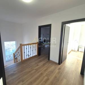 Otok Krk, Vrbnik, kuća s pogledom na more, 152m2, terasa