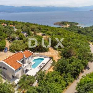 OTOK KRK, VRBNIK - Luksuzna kuća s bazenom u blizini mora