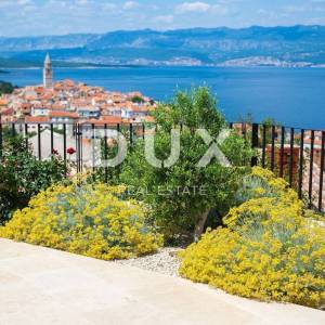 OTOK KRK, VRBNIK - moderna vila s panoramskim pogledom na more