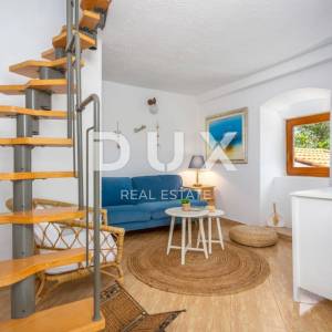 OTOK KRK, VRBNIK (okolica) - PRILIKA! Kuća s bazenom i jacuzzijem