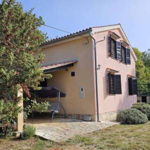 OTOK KRK, VRBNIK (okolica) - Samostojeća kuća na osami sa dva apartmana