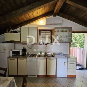 OTOK KRK, VRBNIK (okolica) - Samostojeća kuća na osami sa dva apartmana