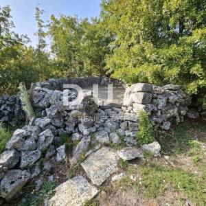 OTOK KRK, VRBNIK (okolica) - Samostojeća kuća na osami sa dva apartmana