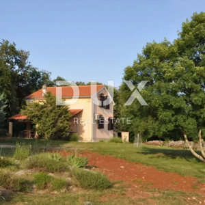 OTOK KRK, VRBNIK (okolica) - Samostojeća kuća na osami sa dva apartmana