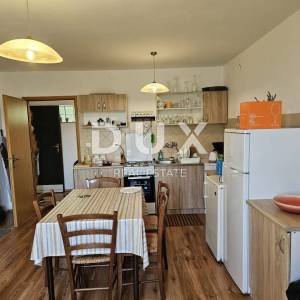 OTOK KRK, VRBNIK (okolica) - Samostojeća kuća na osami sa dva apartmana