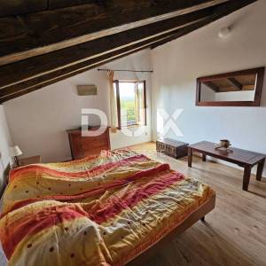 OTOK KRK, VRBNIK (okolica) - Samostojeća kuća na osami sa dva apartmana