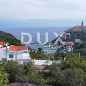 OTOK KRK, VRBNIK - Savršeno građevinsko zemljište - 200m od mora