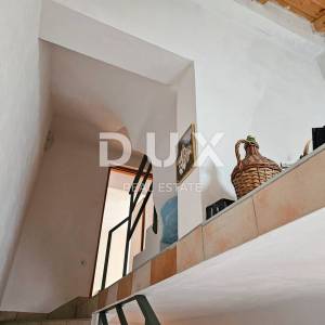 OTOK KRK, VRBNIK - Srce stare jezgre. Autentična kamena kuća, 2 ulaza, 80 m2