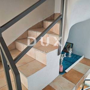 OTOK KRK, VRBNIK - Srce stare jezgre. Autentična kamena kuća, 2 ulaza, 80 m2