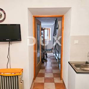 OTOK KRK, VRBNIK - Srce stare jezgre. Autentična kamena kuća, 2 ulaza, 80 m2
