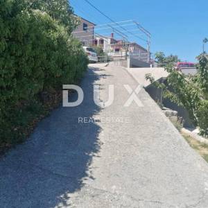 OTOK KRK, VRBNIK- Starina s potencijalom i 473 m² poljoprivrednog zemljišta, 250m od plaže i s pogledom na more!