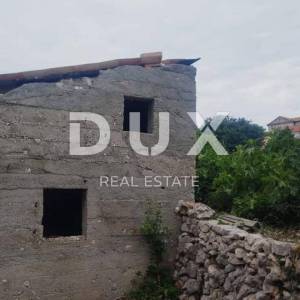OTOK KRK, VRBNIK- Starina s potencijalom i 473 m² poljoprivrednog zemljišta, 250m od plaže i s pogledom na more!