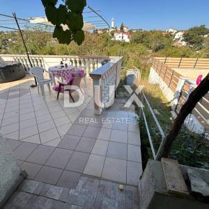 OTOK KRK, VRH - Dvojni objekt s velikim potencijalom