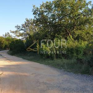 Otok Krk, Vrh, poljoprivredno zemljište od 1.001m2