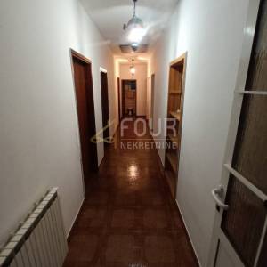 Otok Pag, grad Pag, 106.85m2, 3s+db, terasa, 300m od mora