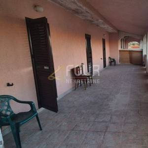 Otok Pag, grad Pag, 106.85m2, 3s+db, terasa, 300m od mora