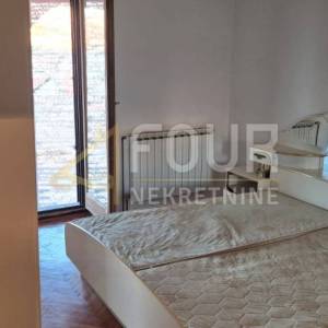Otok Pag, grad Pag, 106.85m2, 3s+db, terasa, 300m od mora