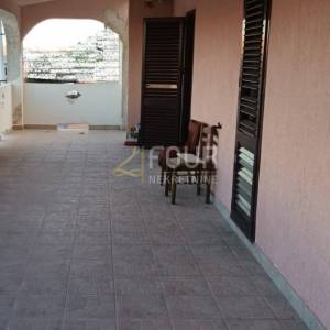 Otok Pag, grad Pag, 106.85m2, 3s+db, terasa, 300m od mora