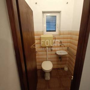 Otok Pag, grad Pag, 106.85m2, 3s+db, terasa, 300m od mora