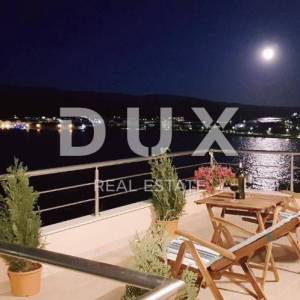 OTOK PAG, GRAD PAG - Apartmanska vila prvi red do mora
