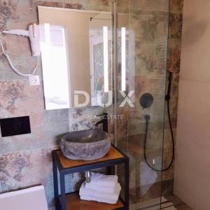 OTOK PAG, GRAD PAG - Apartmanska vila prvi red do mora