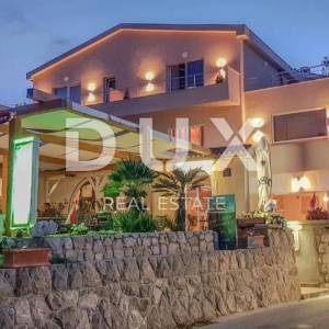 OTOK PAG, GRAD PAG - Apartmanska vila prvi red do mora