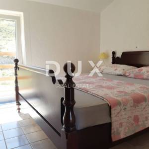 OTOK PAG, GRAD PAG- dvojna kuća 247 m2 za turizam