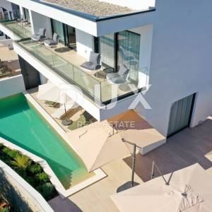 OTOK PAG, JAKIŠNICA - vrhunska moderna duplex vila s bazenom