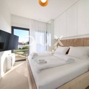 OTOK PAG, JAKIŠNICA - vrhunska moderna duplex vila s bazenom