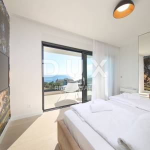 OTOK PAG, JAKIŠNICA - vrhunska moderna duplex vila s bazenom