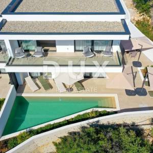 OTOK PAG, JAKIŠNICA - vrhunska moderna duplex vila s bazenom