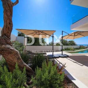 OTOK PAG, JAKIŠNICA - vrhunska moderna duplex vila s bazenom