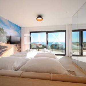 OTOK PAG, JAKIŠNICA vrhunska moderna duplex vila s bazenom