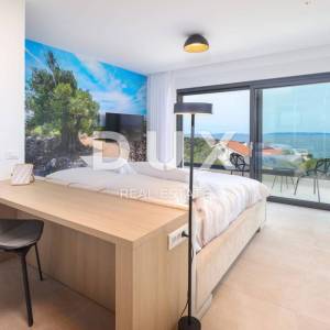 OTOK PAG, JAKIŠNICA - vrhunska duplex vila s bazenom