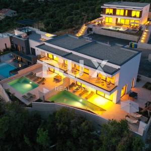 OTOK PAG, JAKIŠNICA - vrhunska duplex vila s bazenom