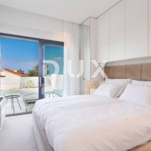 OTOK PAG, JAKIŠNICA - vrhunska duplex vila s bazenom