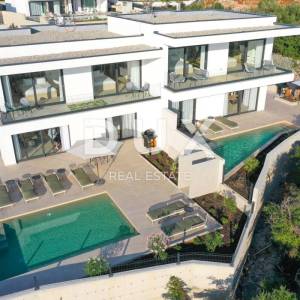 OTOK PAG, JAKIŠNICA - vrhunska duplex vila s bazenom