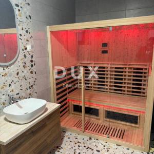 OTOK PAG, KOLAN - vila 200m2 s bazenom  + okoliš 400m2