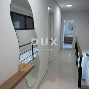 OTOK PAG, KOLAN - vila 200m2 s bazenom  + okoliš 400m2
