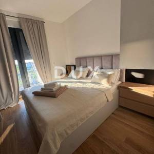 OTOK PAG, KOLAN - vila 200m2 s bazenom  + okoliš 400m2