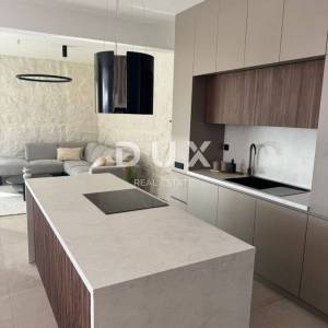 OTOK PAG, KOLAN - vila 200m2 s bazenom  + okoliš 400m2