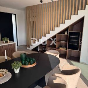 OTOK PAG, KOLAN - vila 200m2 s bazenom  + okoliš 400m2