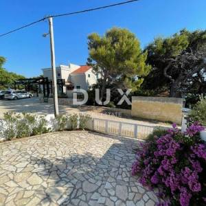 OTOK PAG, KOŠLJUN - Apartman u mirnoj uvali