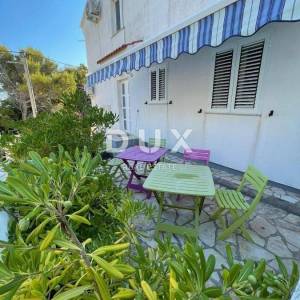OTOK PAG, KOŠLJUN - Apartman u mirnoj uvali