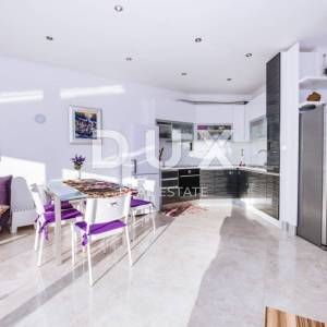 OTOK PAG, KOŠLJUN - Vila pored mora sa 4 apartmana