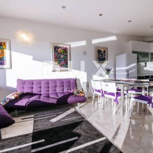 OTOK PAG, KOŠLJUN - Vila pored mora sa 4 apartmana