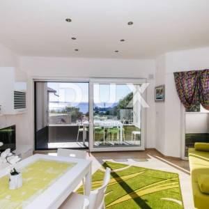 OTOK PAG, KOŠLJUN - Vila pored mora sa 4 apartmana