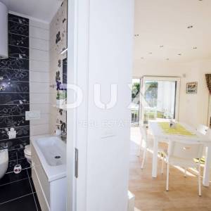 OTOK PAG, KOŠLJUN - Vila pored mora sa 4 apartmana