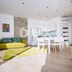 OTOK PAG, KOŠLJUN - Vila pored mora sa 4 apartmana